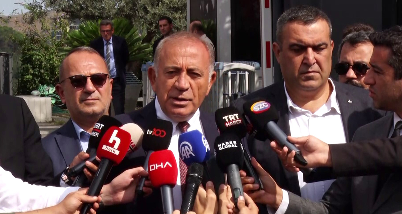 Gürsel Tekin, CHP Sarıyer Binasında Açıklamalarda Bulundu