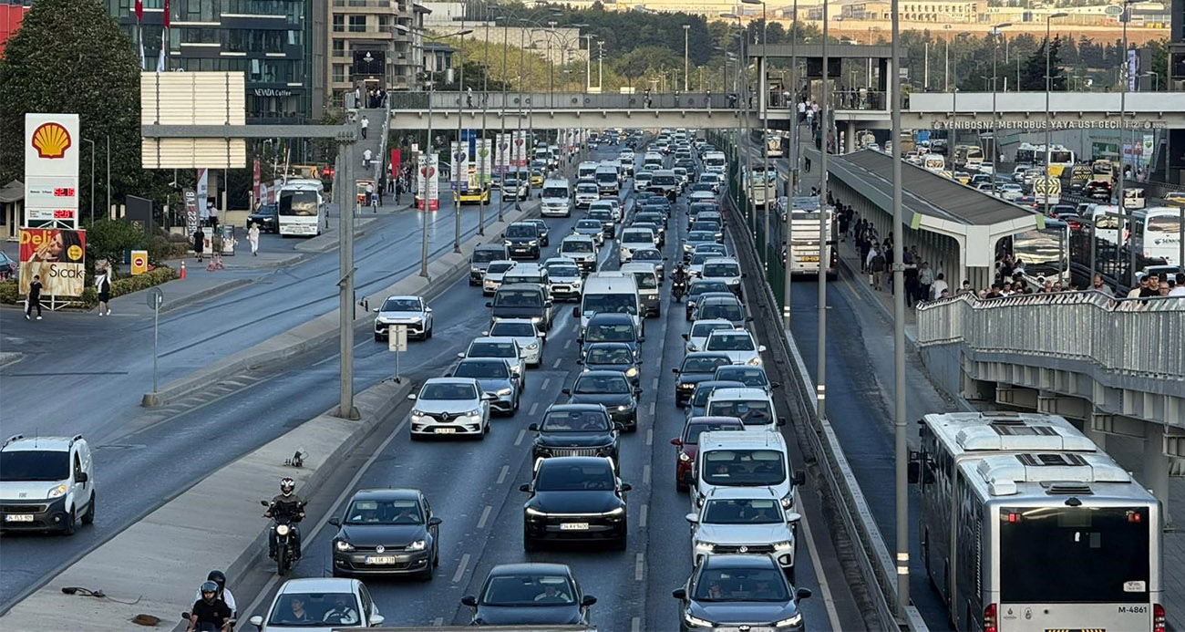 İstanbul’da Okulların Açılmasıyla Trafik Yoğunluğu Arttı