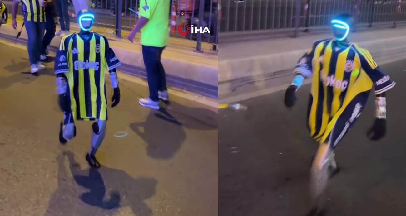 Kadıköy’de Fenerbahçe Forması Giymiş Robot Büyük İlgi Gördü