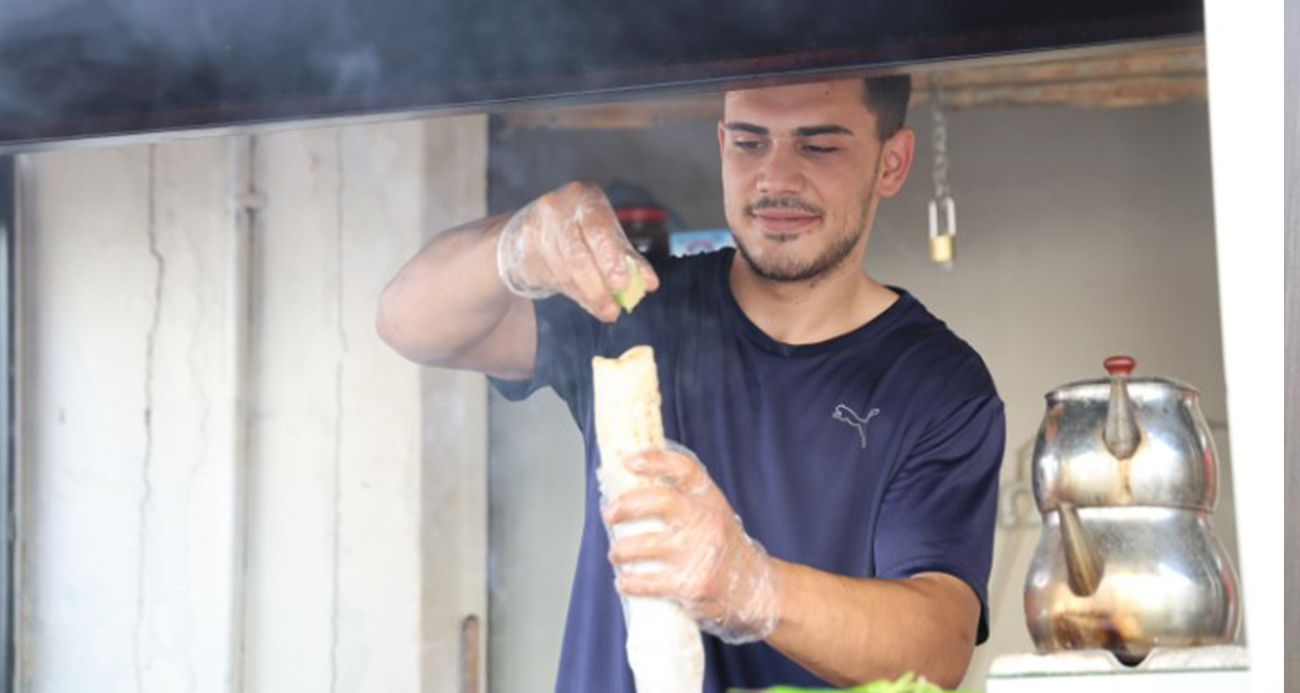 Kebap Ustası Denizcan Uçar, Dünya Bilek Güreşi Şampiyonası’nda Üçüncü Oldu