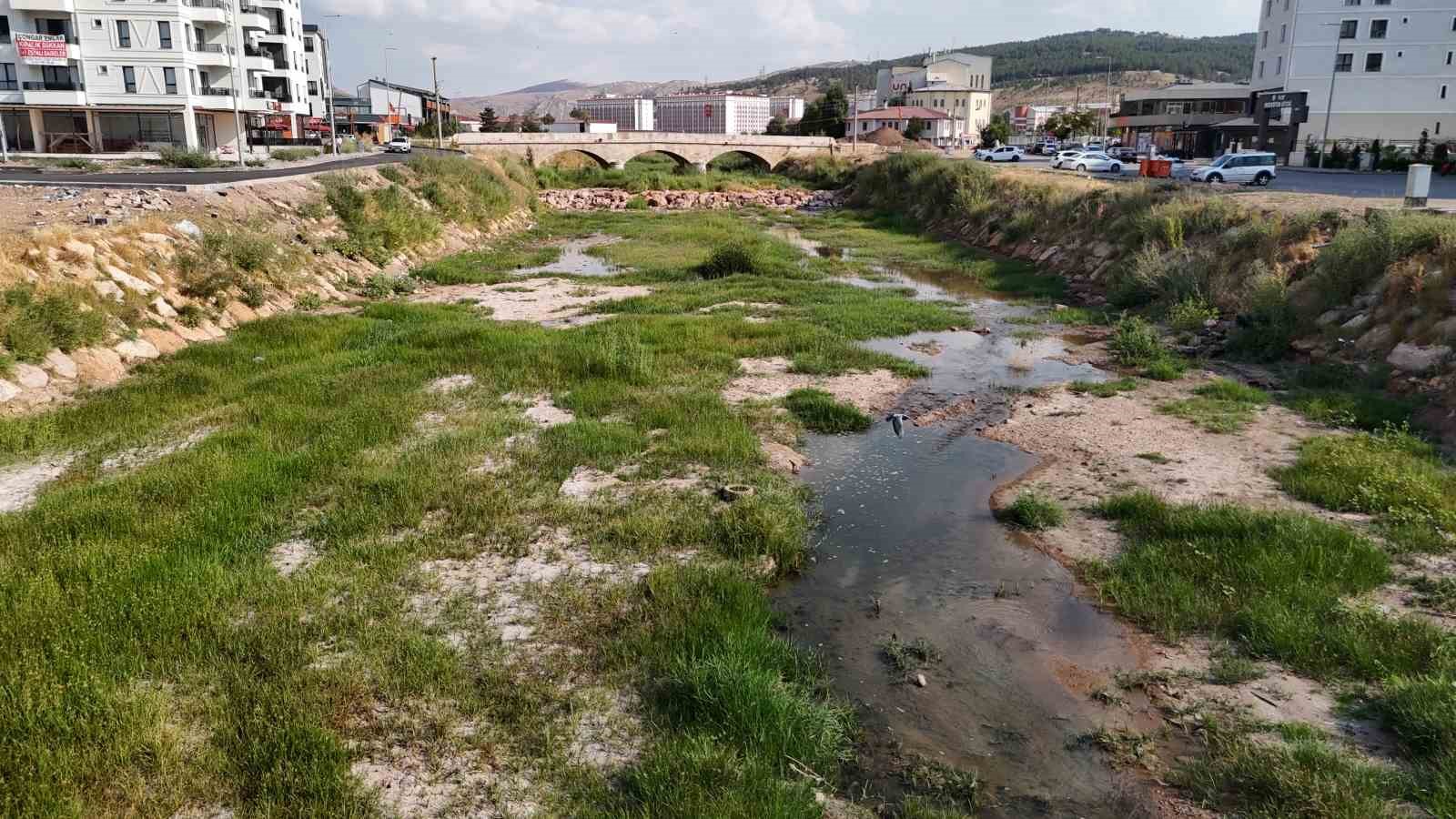 Kızılırmak’a Can Veren Fadlum Irmağı, Kuraklıkla Mücadele Ediyor
