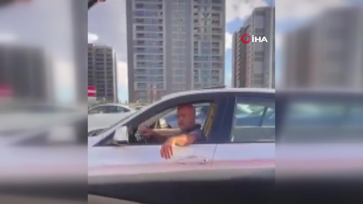 Küçükçekmece’de Trafik Magandası Yakayı Ele Verdi