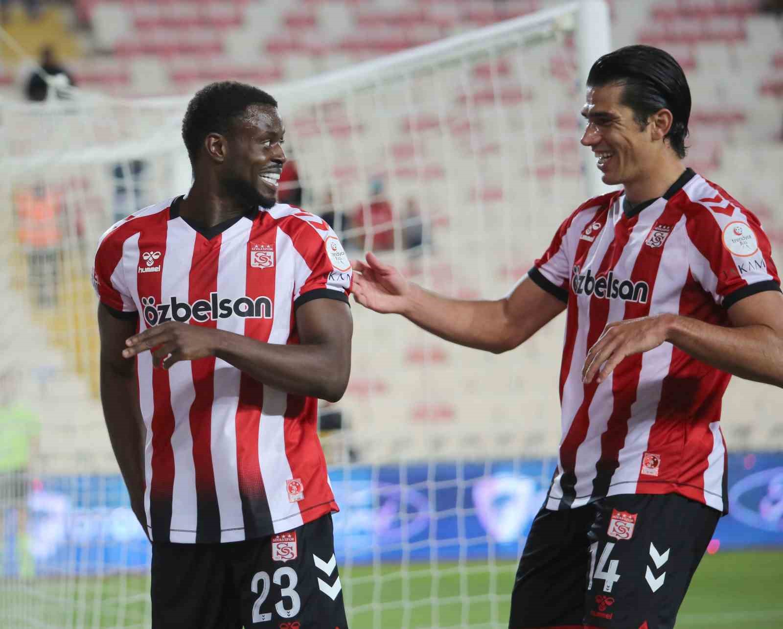 Özbelsan Sivasspor, Adana Demirspor’u Farklı Geçti: 5-0