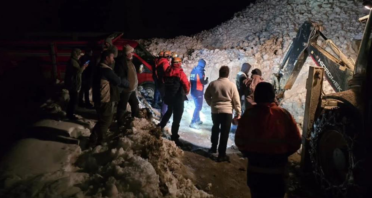 Rize Çamlıhemşin’de Çığ Altında Mahsur Kalanlar Kurtarıldı