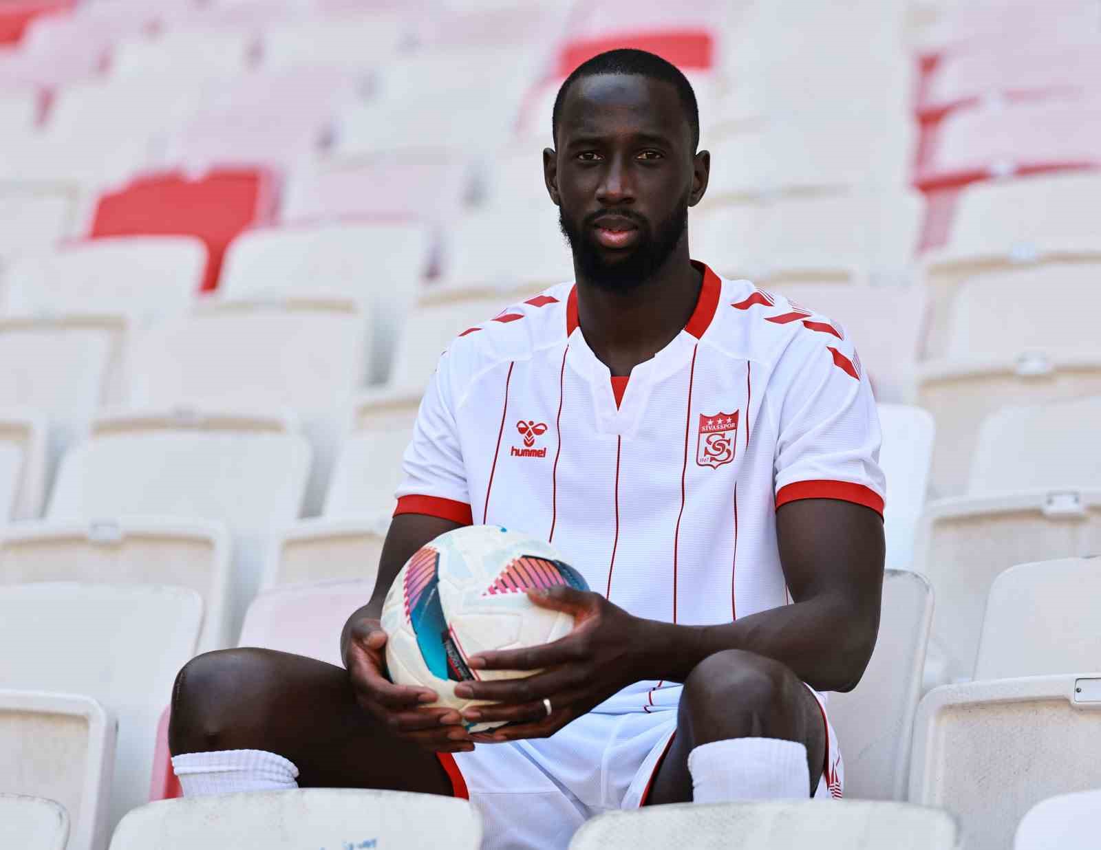 Samba Camara, Sivasspor’a Duygusal Bir Veda Mesajı İle Elveda Dedi