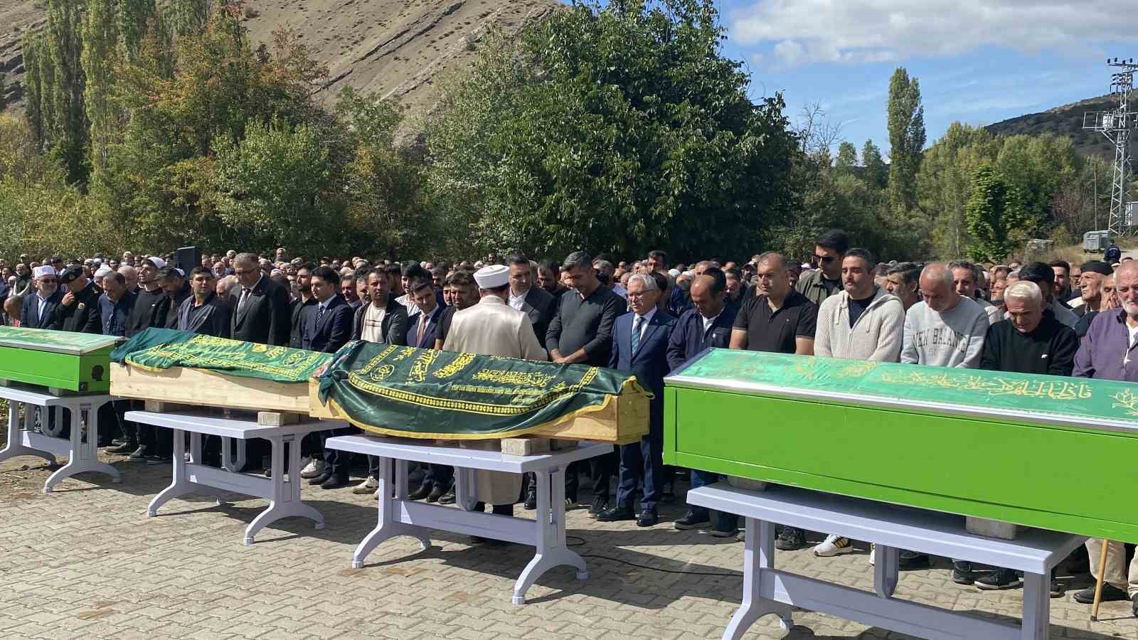 Sivas Doğanşar’da Trajik Kaza: 4 Vatandaş Son Yolculuğuna Uğurlandı