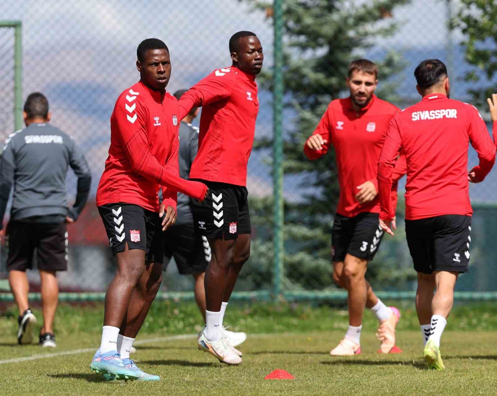 Sivasspor, Adana Demirspor ile Karşılaşma Öncesi Hazırlıklarını Sürdürüyor