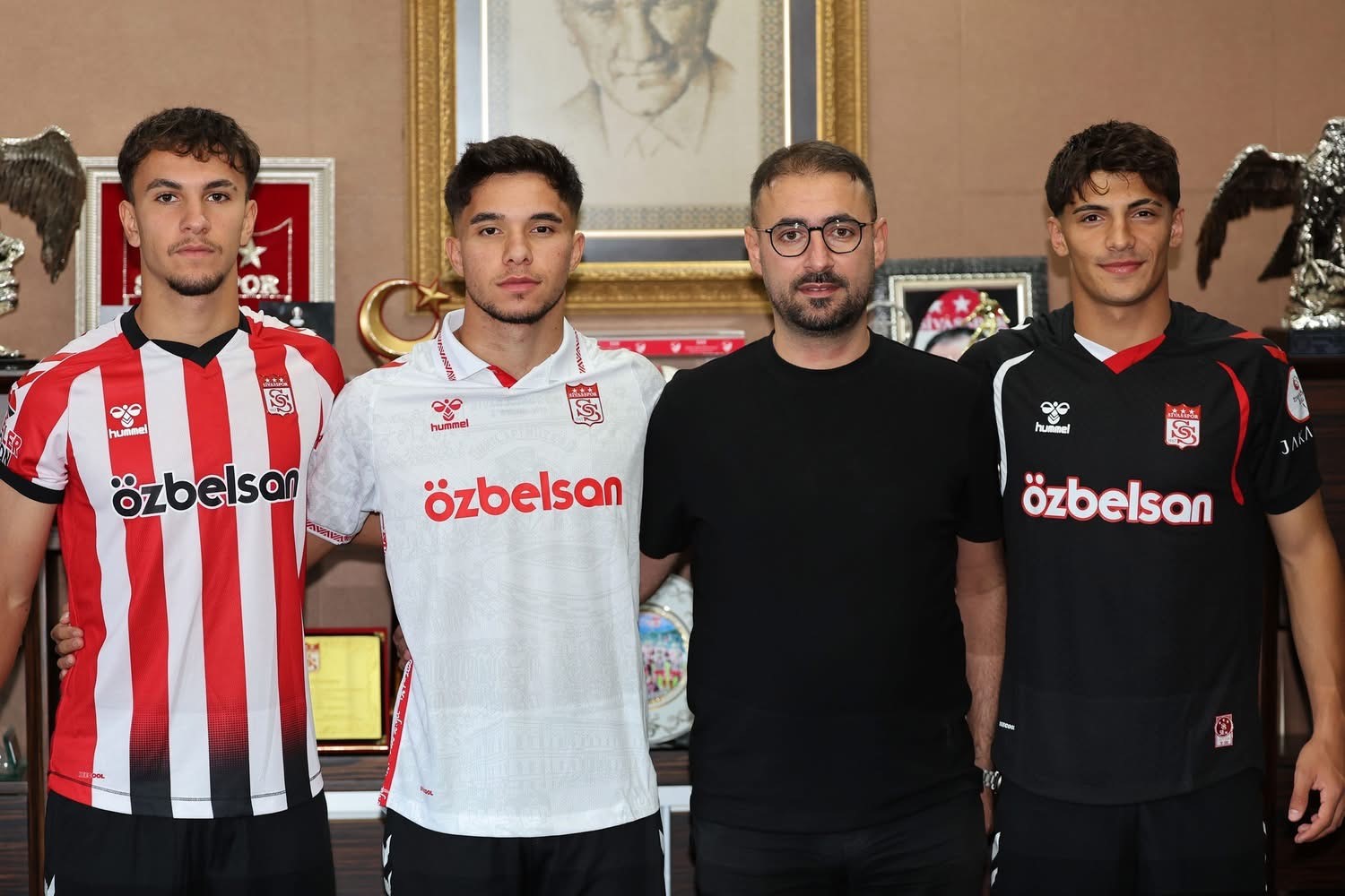 Sivasspor, Geleceğin Yıldızlarını Kadrosuna Kattı