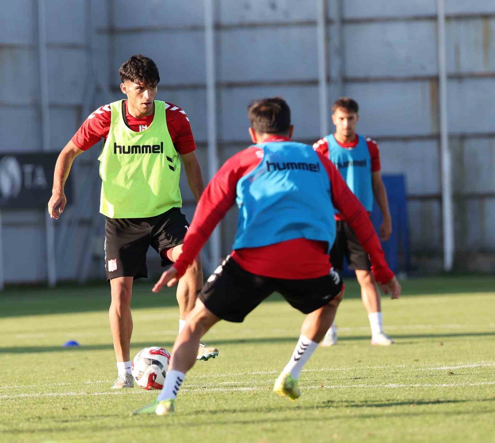 Sivasspor, Sarıyer Maçı İçin Hazırlıklarını Sürdürüyor