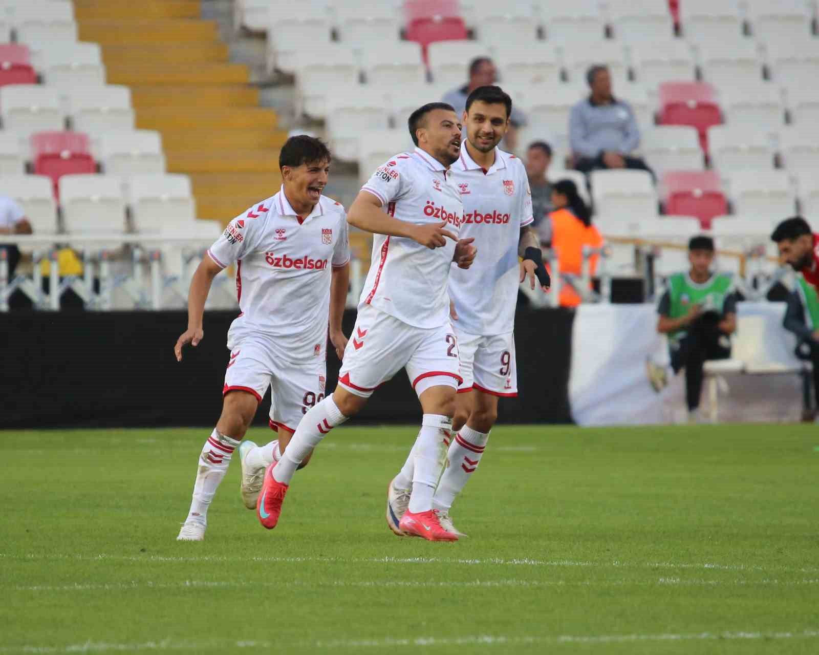 Sivasspor, Ziraat Türkiye Kupası’nda Şiran Yıldız Spor Kulübü’nü 2-1 Yendi