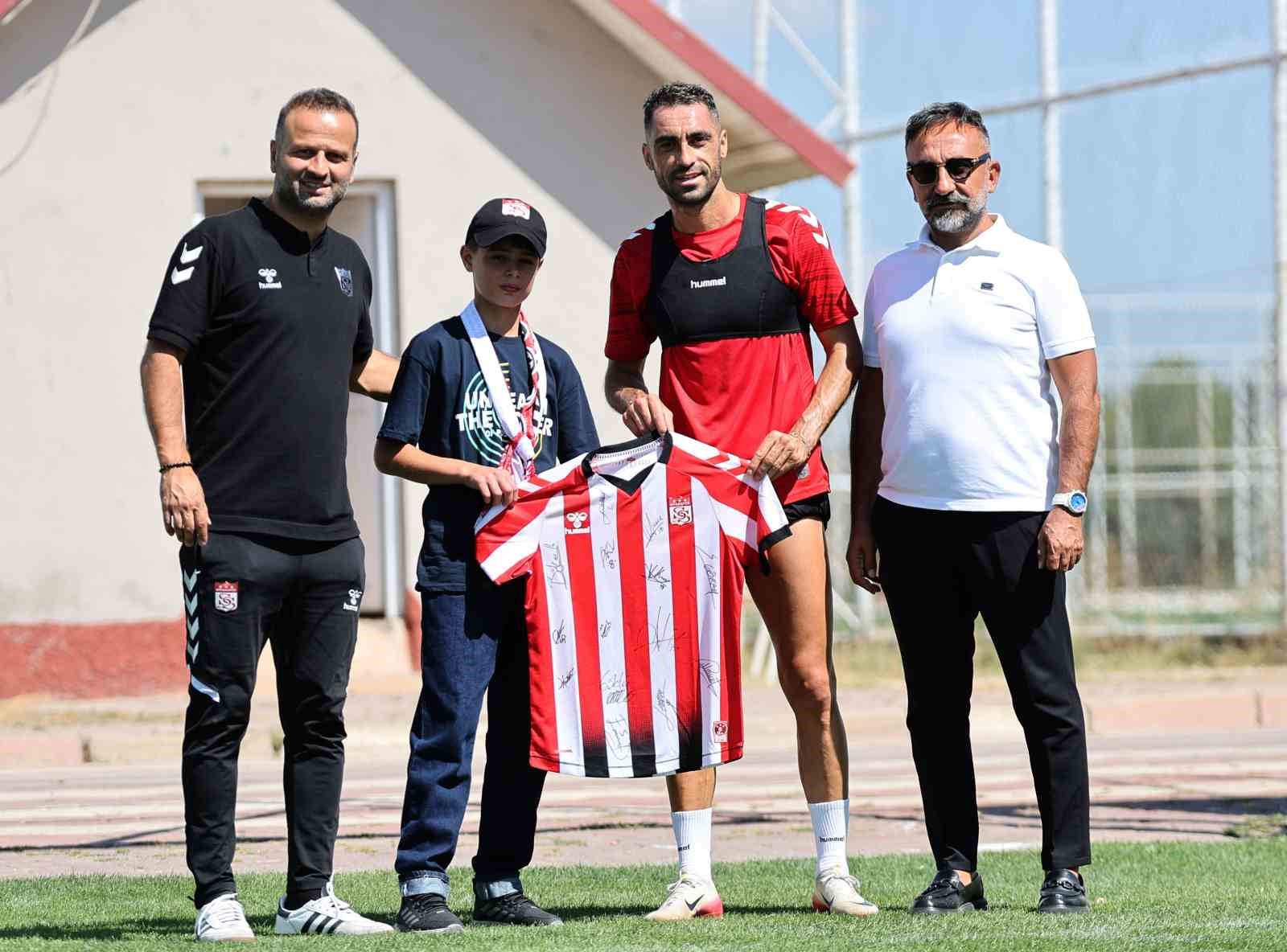 Sivasspor’dan Genç Taraftarına Büyük Sürpriz