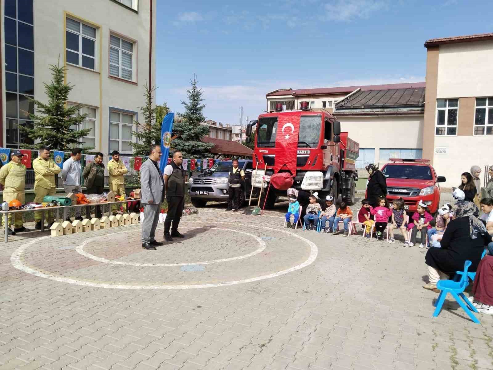 Sivas’ta Anaokulu Öğrencilerine Orman Yangınlarına Karşı Bilinçlendirme Eğitimi Verildi