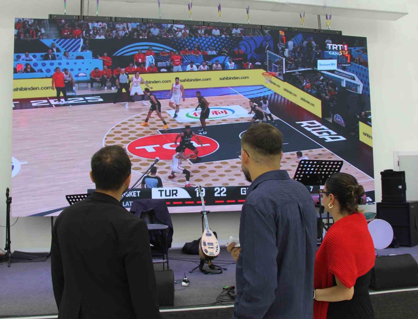 Sivas’ta Düğün ve Milli Maç Coşkusu Bir Arada!
