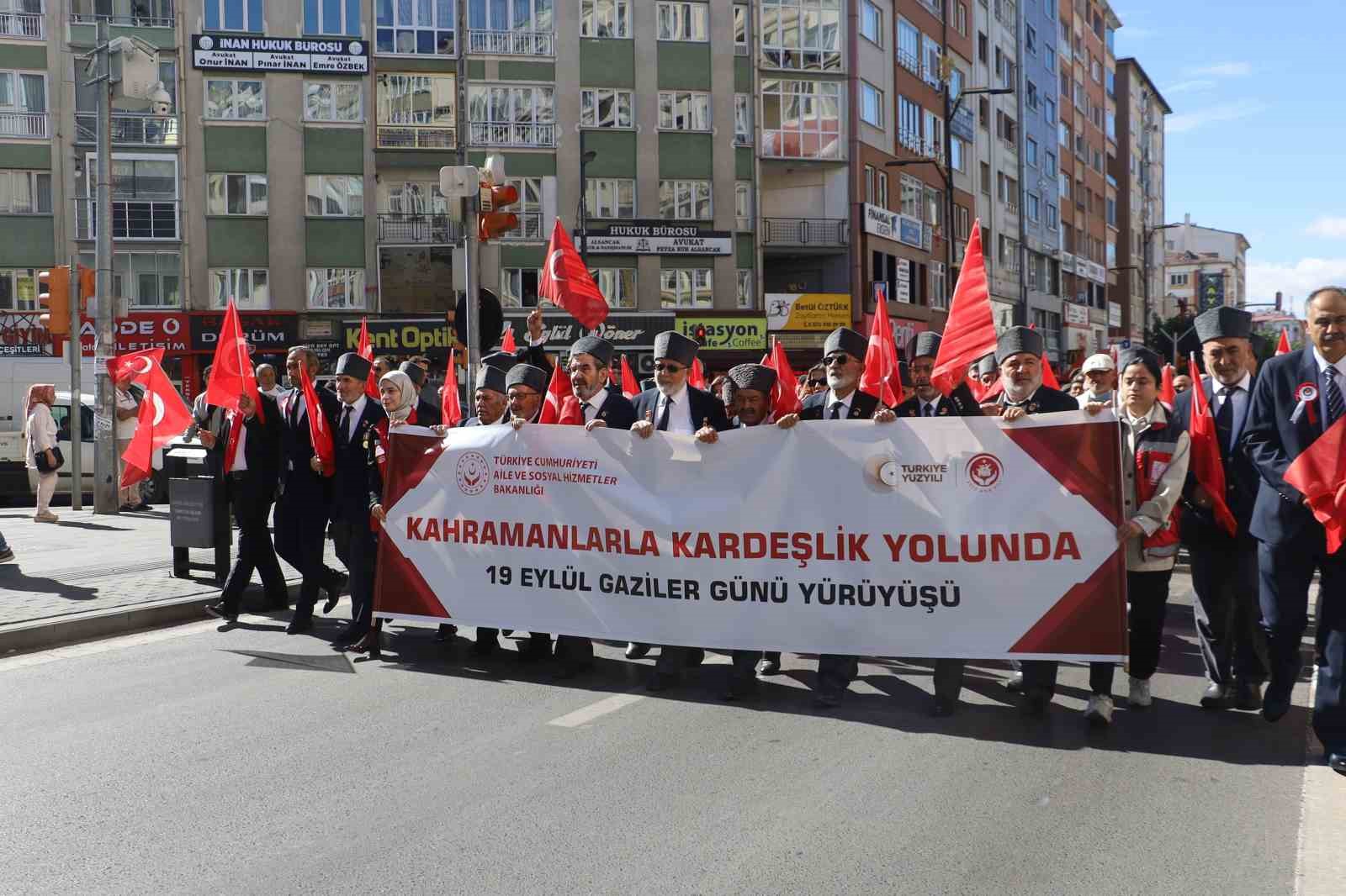 Sivas’ta Gaziler Günü Kutlamaları: Yürüyüş ve Resim Sergisi