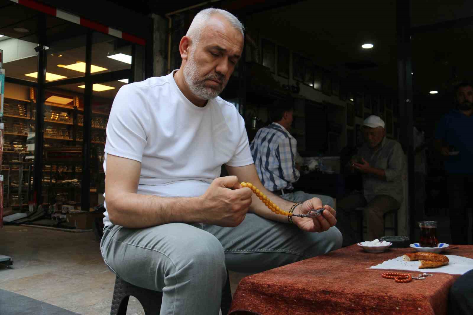 Sivas’ta Tespih Tutkunları İçin Bir Cennet: Tespih Borsası
