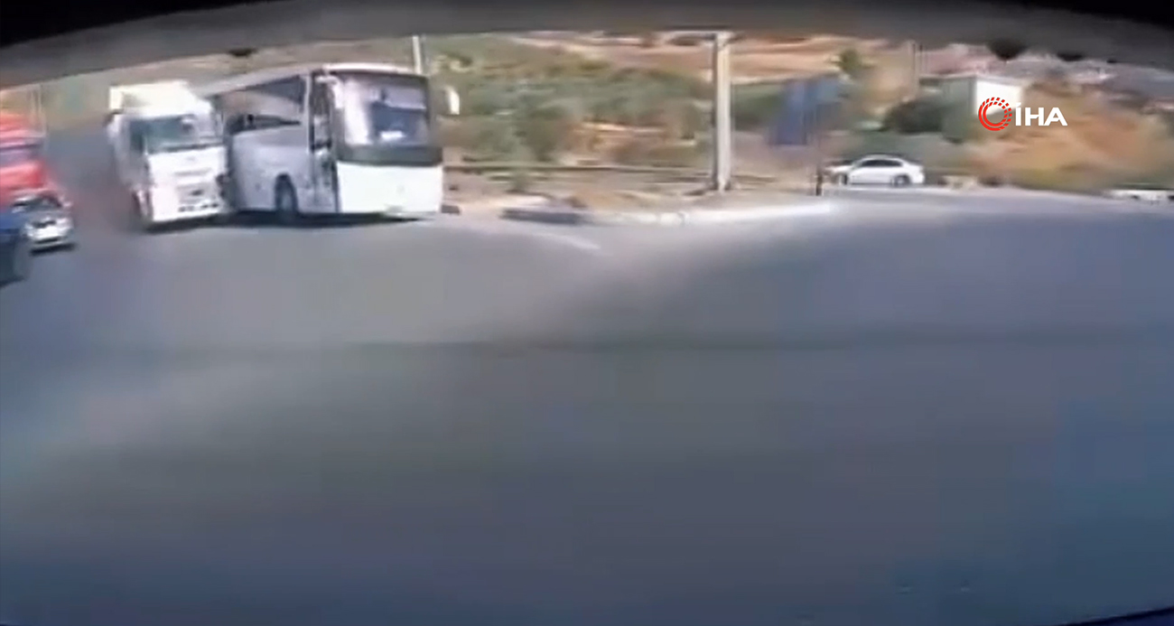 Söke’de Korkutan Trafik Kazası: Tır, Otobüse Çarptı