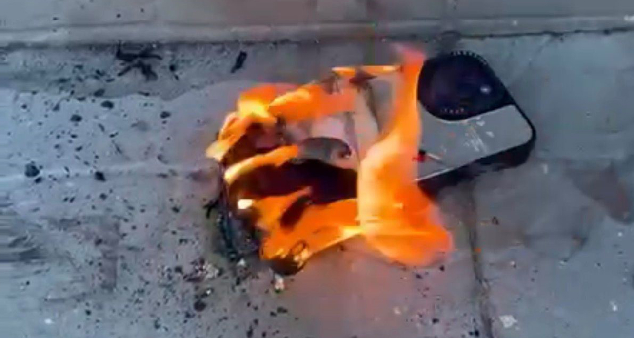 Ümraniye’de Cep Telefonu Cebinde Alev Aldı