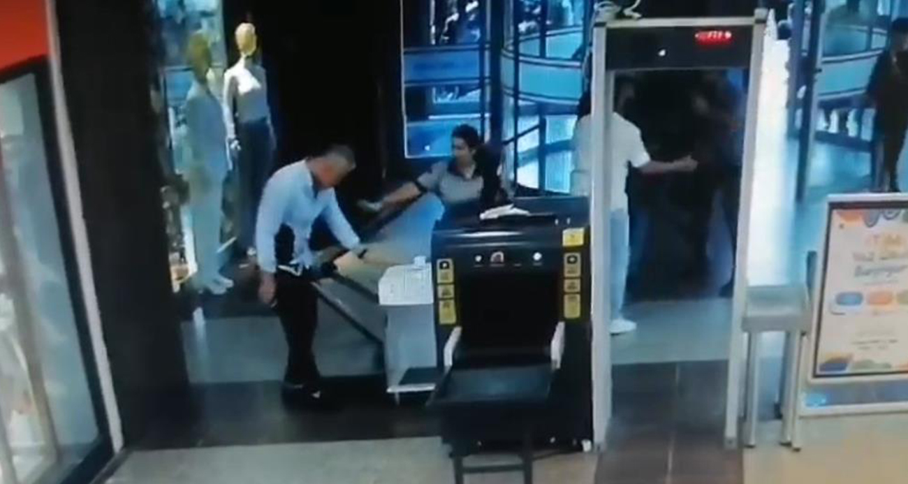 Yozgat’ta AVM Müdürünün Bıçaklama Anına Ait Görüntüler Yayınlandı