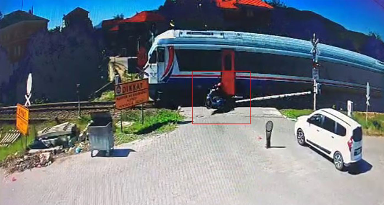 Zonguldak’ta Tren ve Motosiklet Çarpışması: Yaralı Sürücü ve Tahliye Edilen Yolcular
