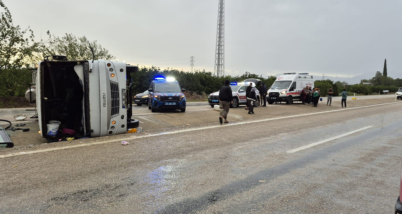 Adana’da Kaza: Tarım İşçilerini Taşıyan Minibüs Devrildi, 11 Yaralı