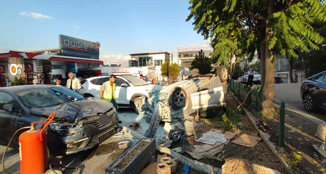 Ankara Çankaya’da Korkutan Kaza: Otomobil Benzinliğe Uçtu
