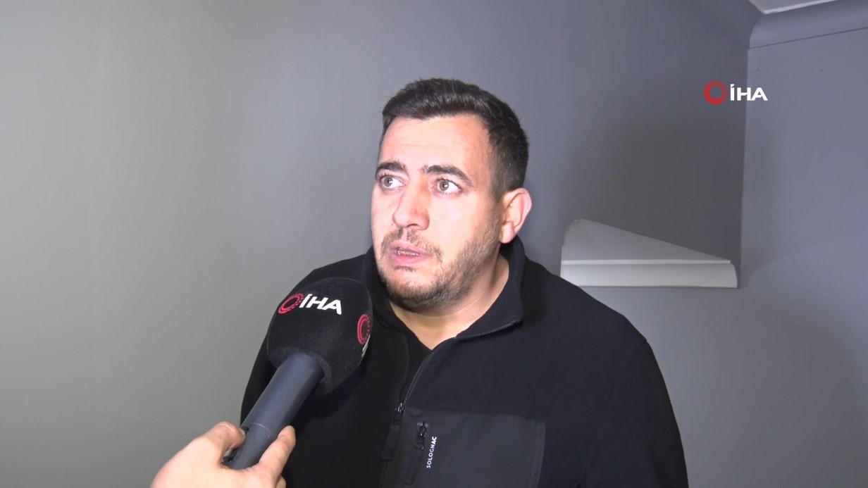 Ankara’da Yağmur Sonrası Evini Su Basan Vatandaş Belediyeden Yardım İstedi