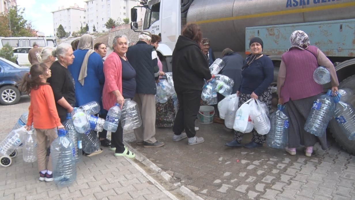 Ankara’daki Su Kesintileri Vatandaşları Çileden Çıkardı