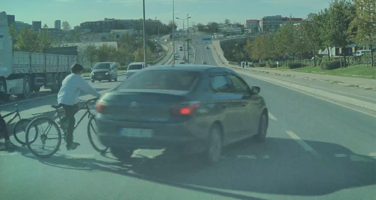 Arnavutköy’de Kırmızı Işık İhlali Neredeyse Faciaya Neden Oluyordu