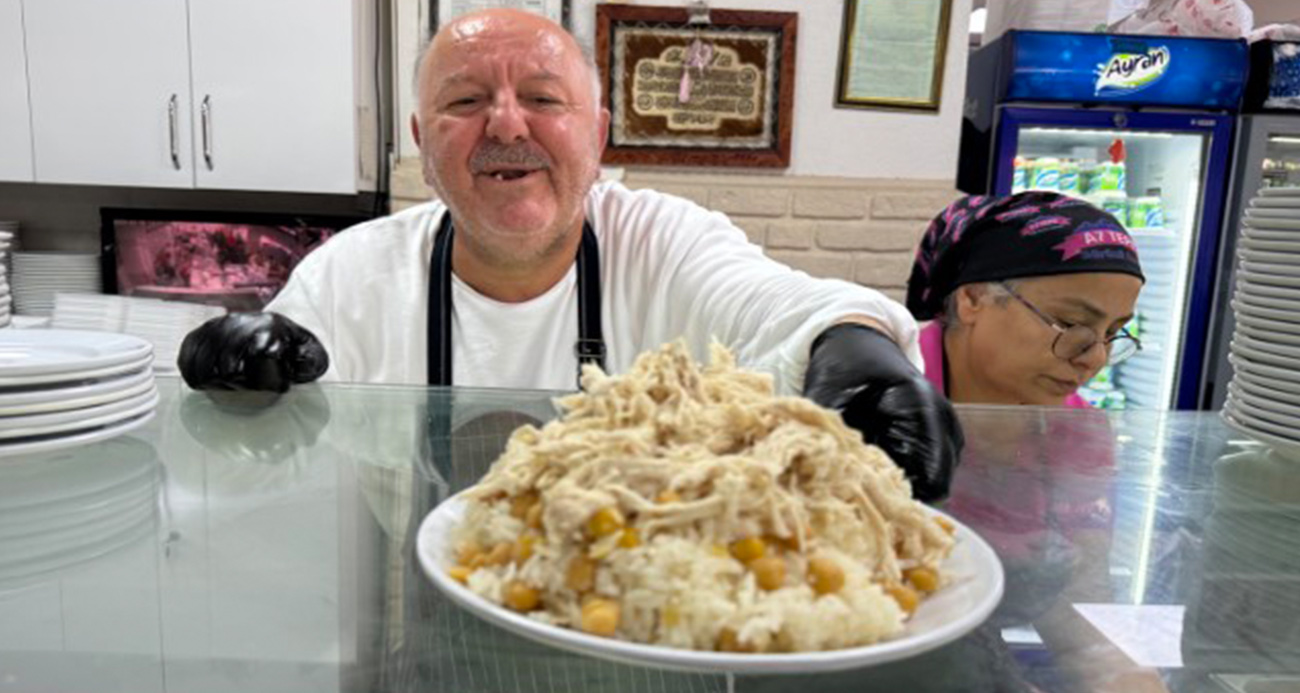 Avcılar’da Haluk Baba’nın Uygun Fiyatlı Pilavcısı Öğrencilerin Gözdesi