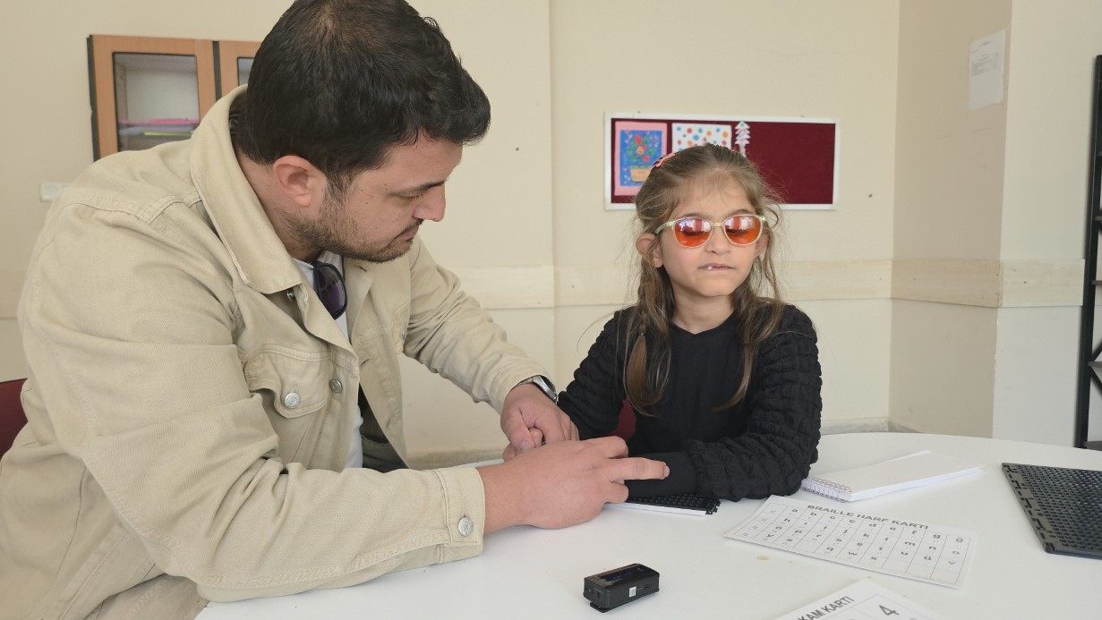 Azim ve Başarı Öyküsü: Defne Efe’nin İlham Veren Eğitim Yolculuğu