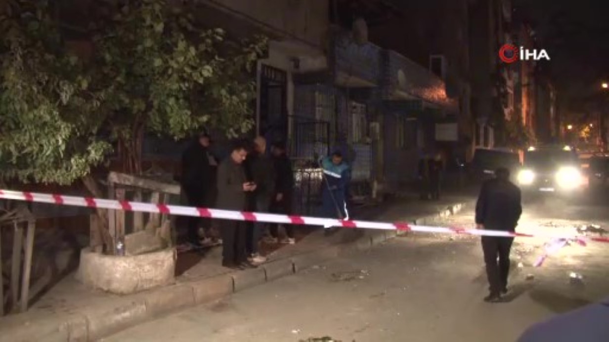 Bağcılar’da Mutfak Tüpü Patlaması: Üç Kişi Yaralandı