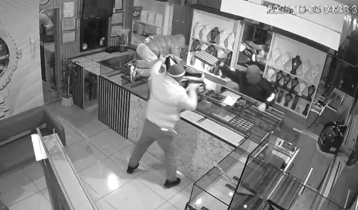 Bahçelievler’de Gece Yarısı Kuyumcu Soygunu: 3 Kilo Altın Çalındı