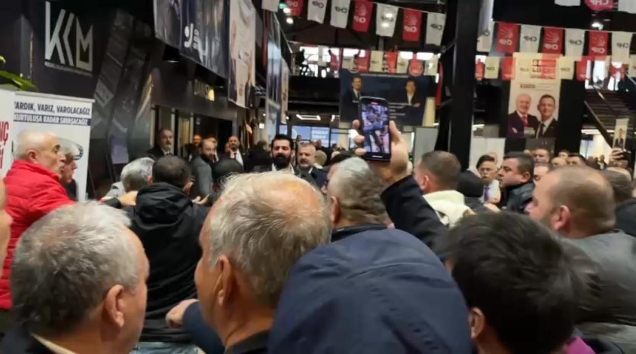 CHP Kocaeli Kongresinde Gazetecilere Müdahale
