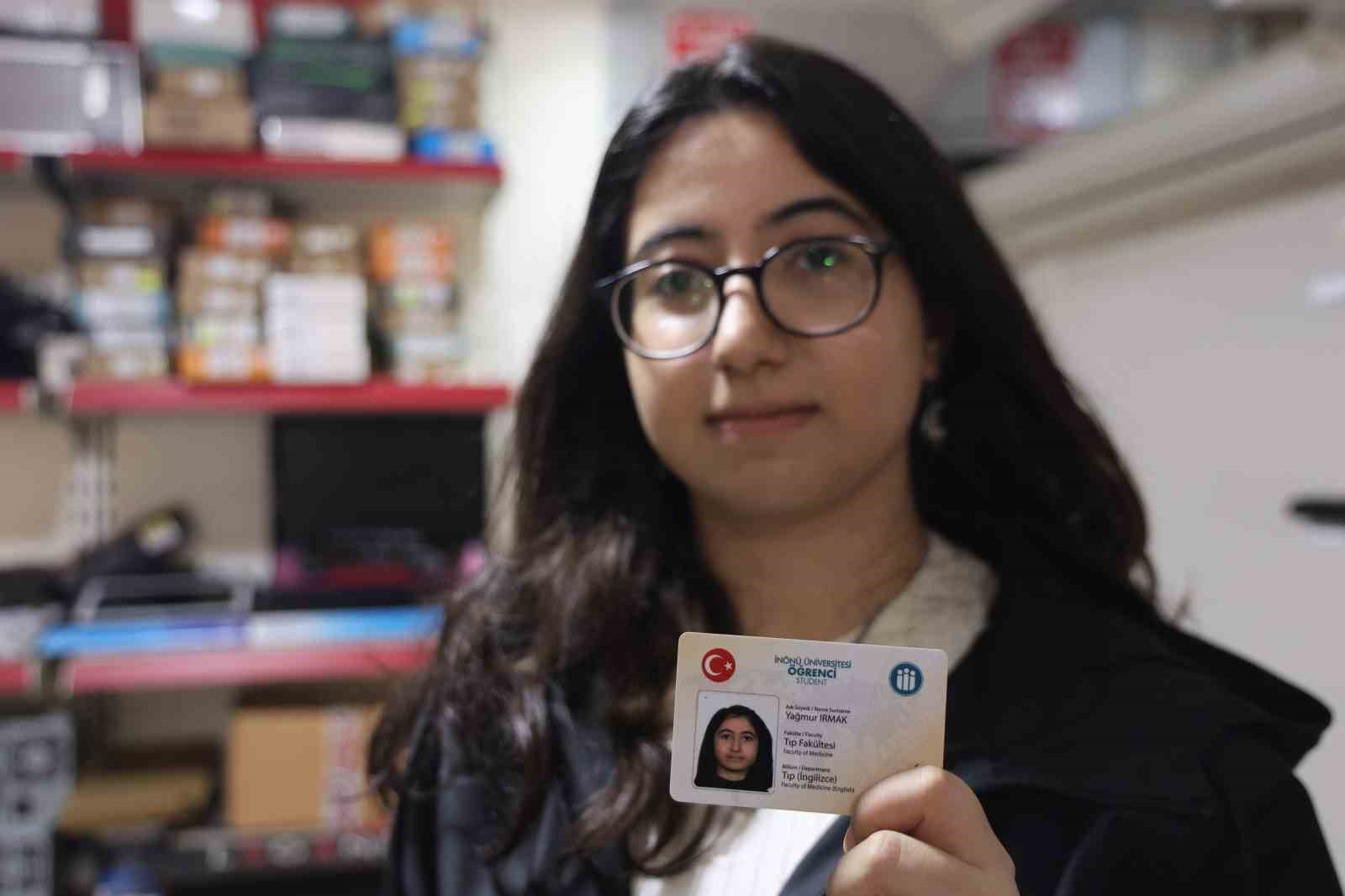 Çocukluk Hayali Gerçek Oldu: Yağmur Irmak Tıp Fakültesi’ni Kazandı