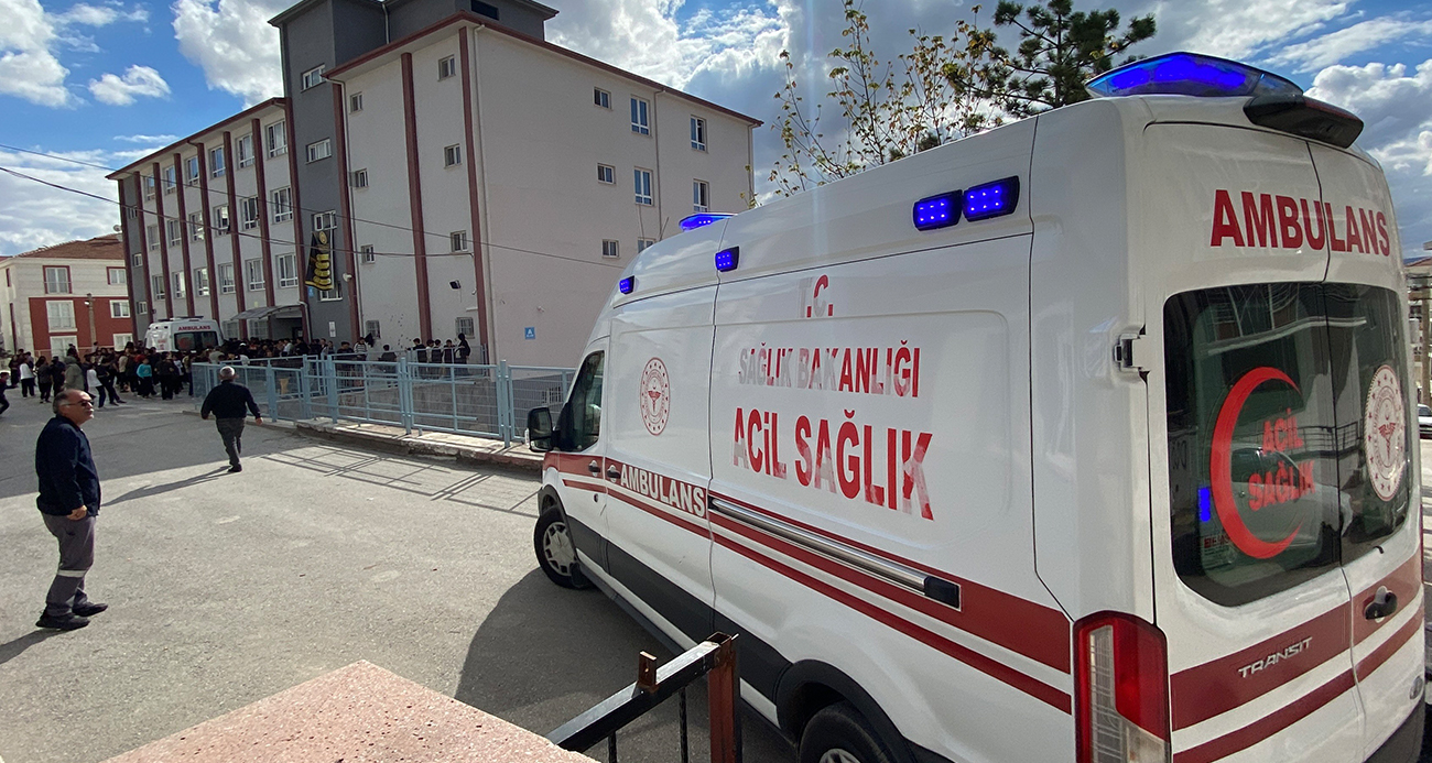 Çorum’da Okulda Yenen Tavuk Dönerden 30 Öğrenci Zehirlendi
