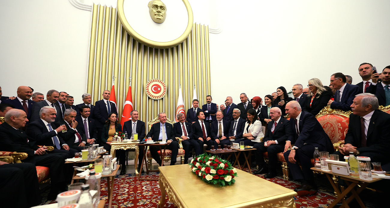 Cumhurbaşkanı Erdoğan, TBMM Açılış Resepsiyonunda Parti Liderleriyle Buluştu