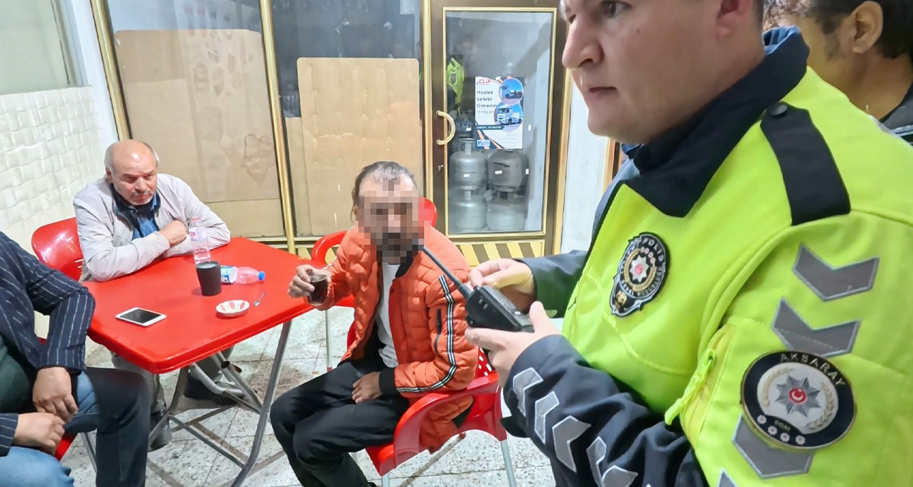 Ehliyetine El Konan Sürücü Kahvede Çay İçerken Yakalandı