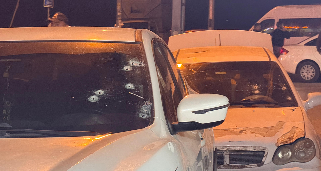 Esenyurt’ta Kahvehaneye Düzenlenen Silahlı Saldırı Araçlara Zarar Verdi