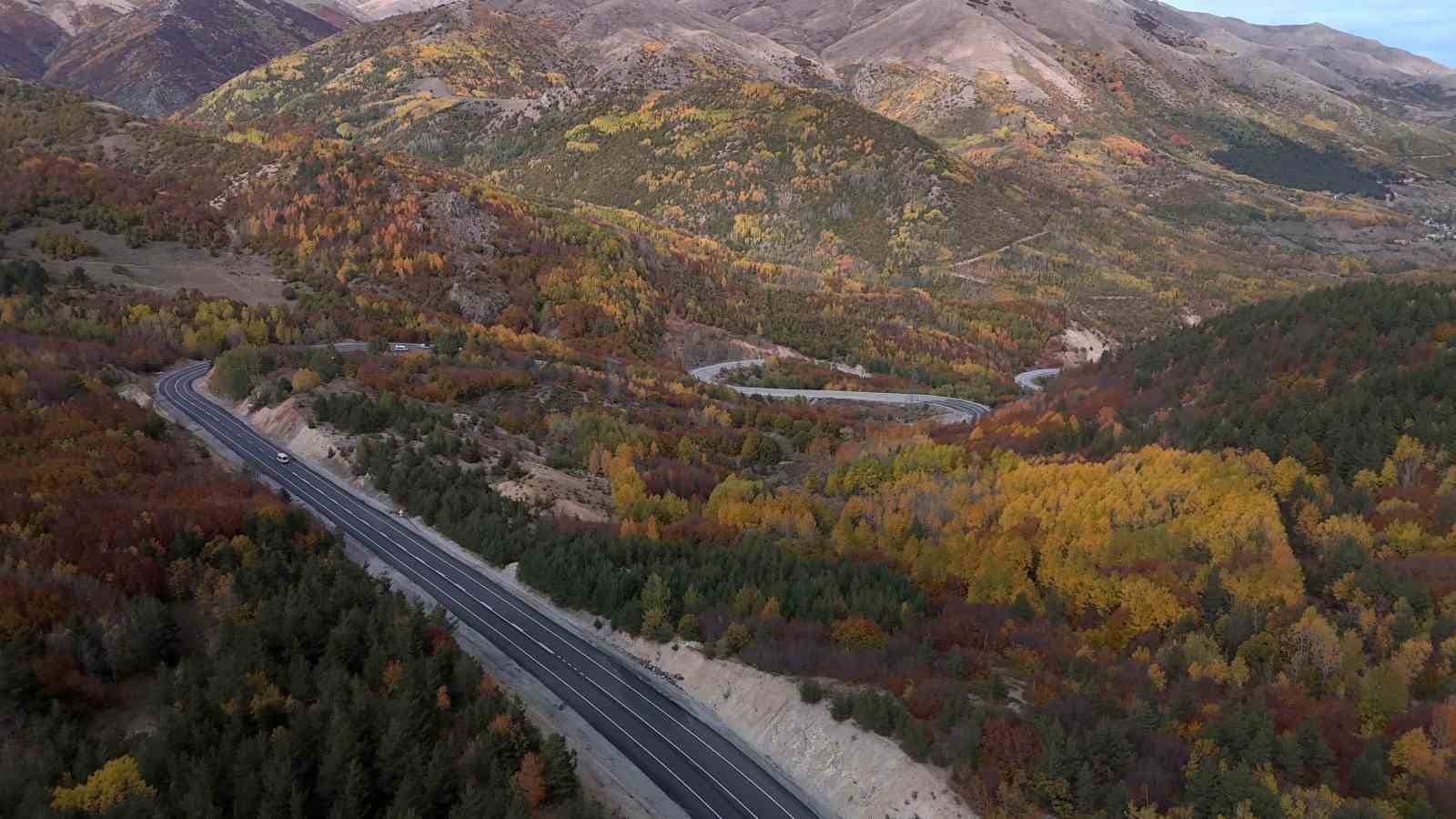 Geminbeli Geçidi’nde Sonbaharın Büyüsü: Dron ile Kaydedilen Renk Cümbüşü