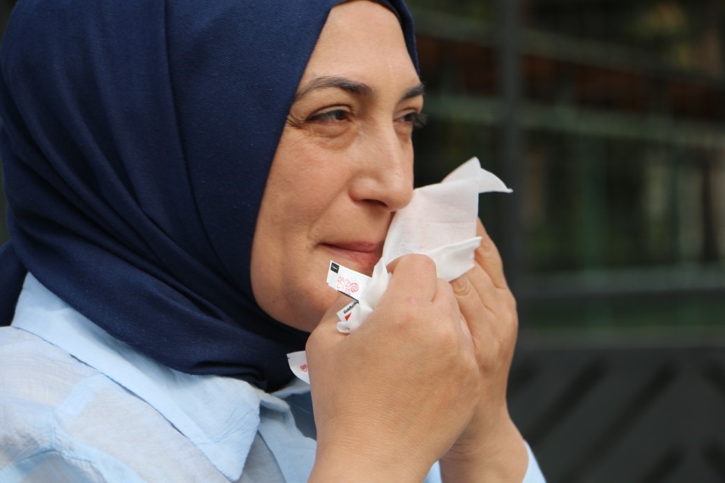 Islak Mendil ve Dezenfektan Kullanımı Nedeniyle Ehliyetine El Konulan Diyarbakırlı Kadın