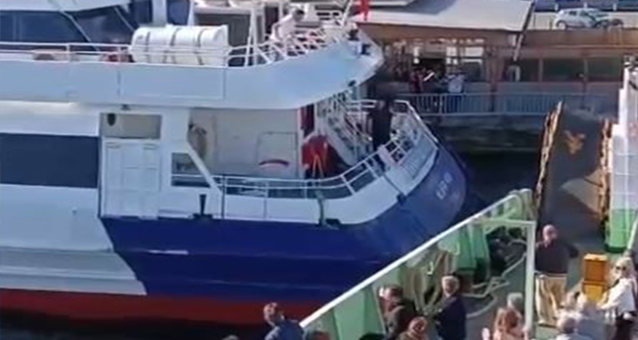 İstanbul Eminönü’nde Arabalı Vapur Kazası: İskeleye Çarpan Vapur Kamerada