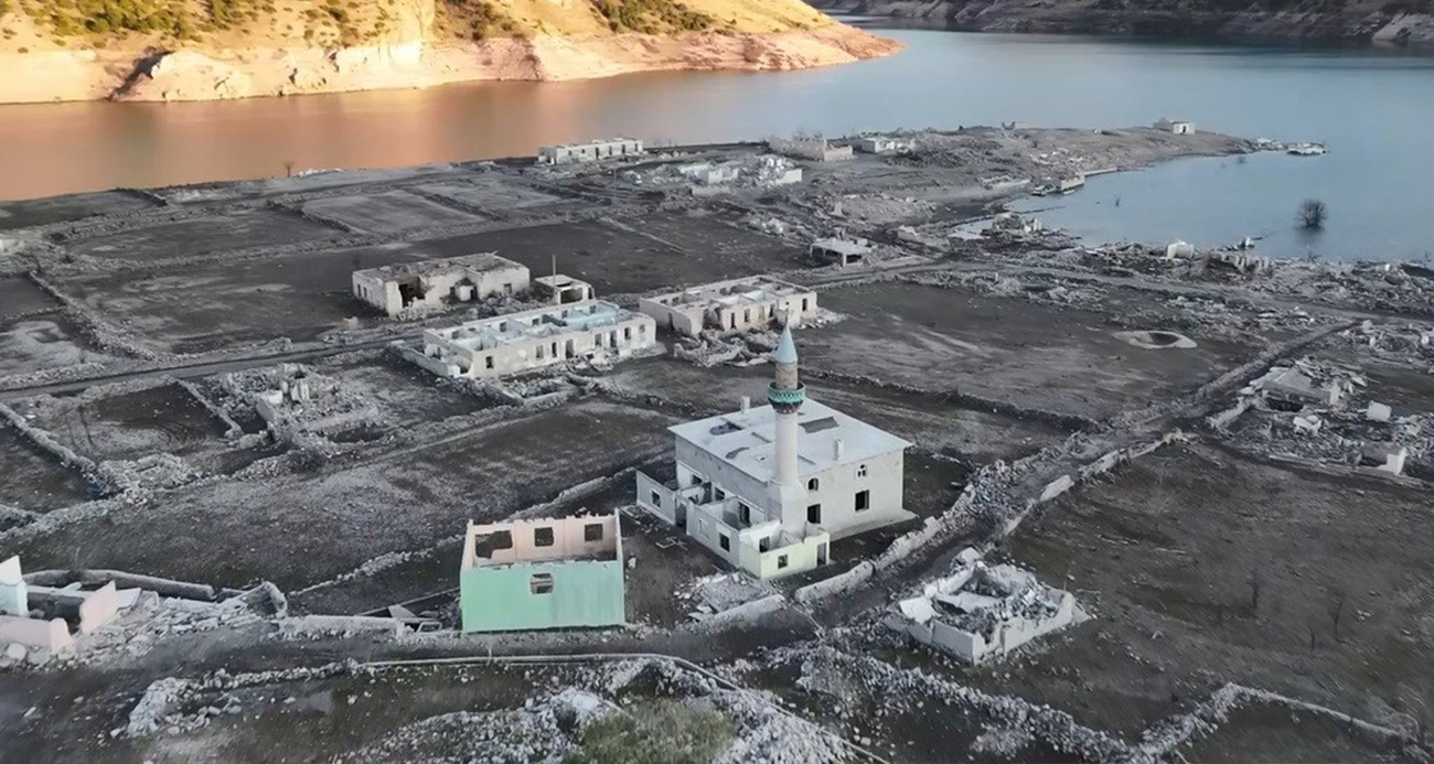 Kars’ta Baraj Sularının Çekilmesiyle Tarihi Köy Yeniden Ortaya Çıktı