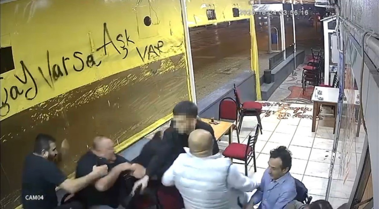 Kocaeli İzmit’te Çay Ocağında Yaşanan Silahlı Saldırı Güvenlik Kamerasında