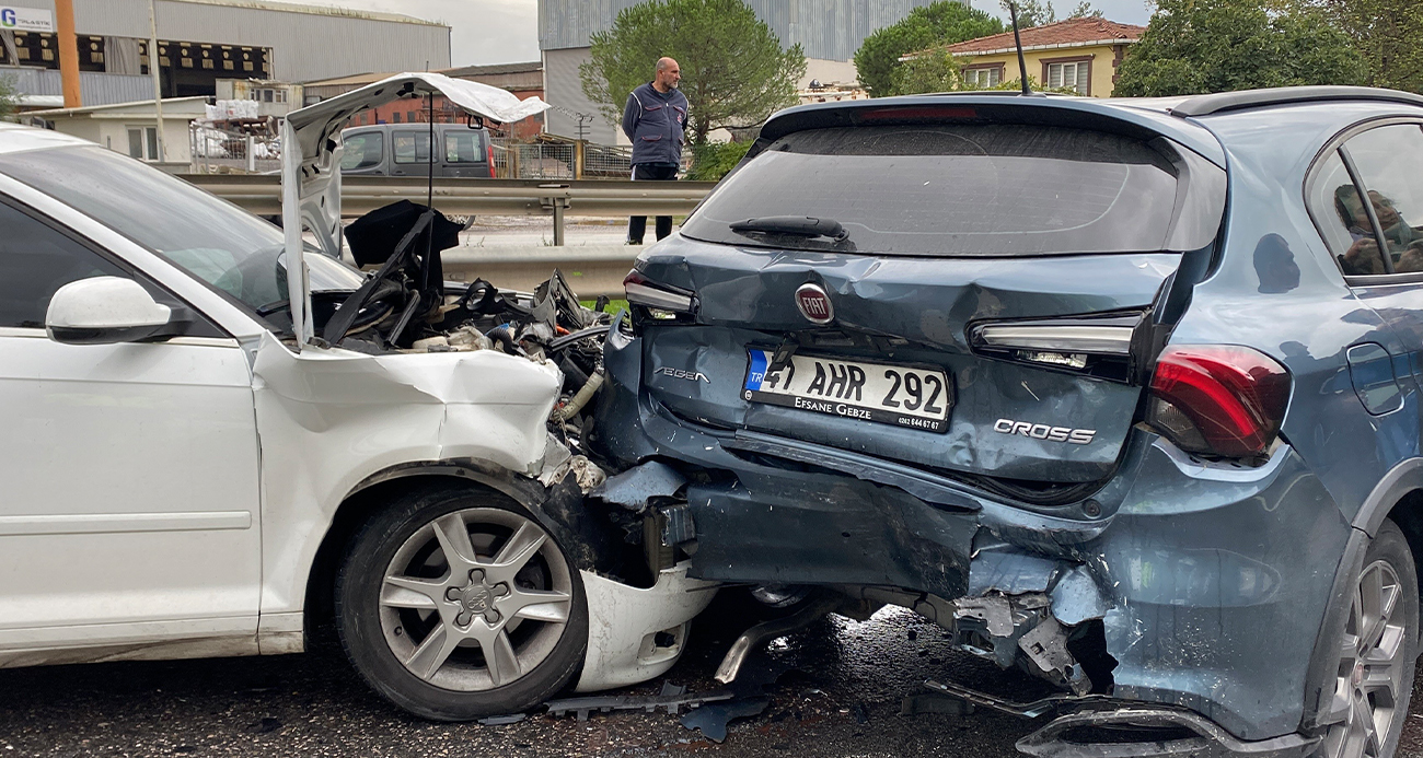 Kocaeli Kartepe’de Zincirleme Kaza: 5 Yaralı, Aralarında Bir Çocuk Var