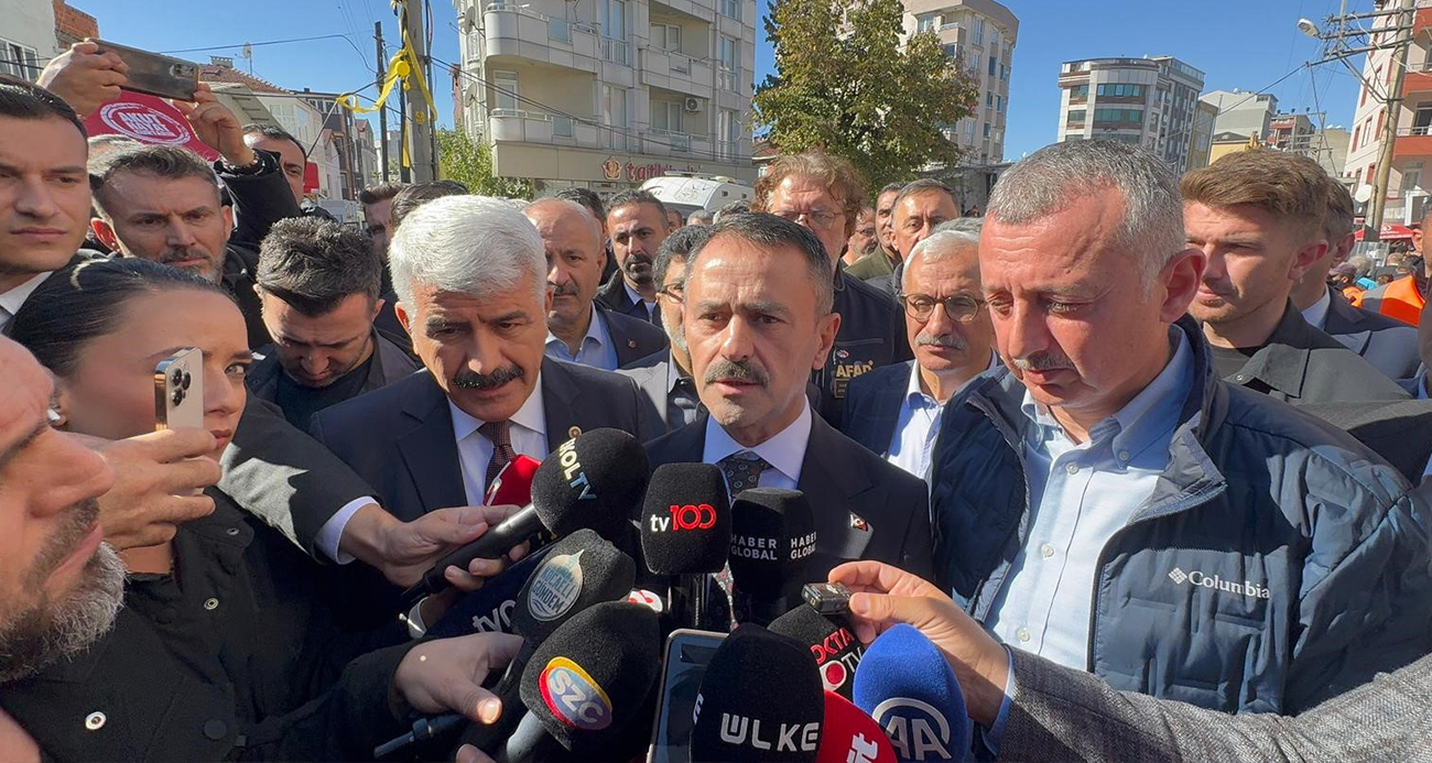 Kocaeli’de Çöken Bina: Vatandaşın Sesine Ulaşıldı, Çevredeki Binalar Boşaltıldı