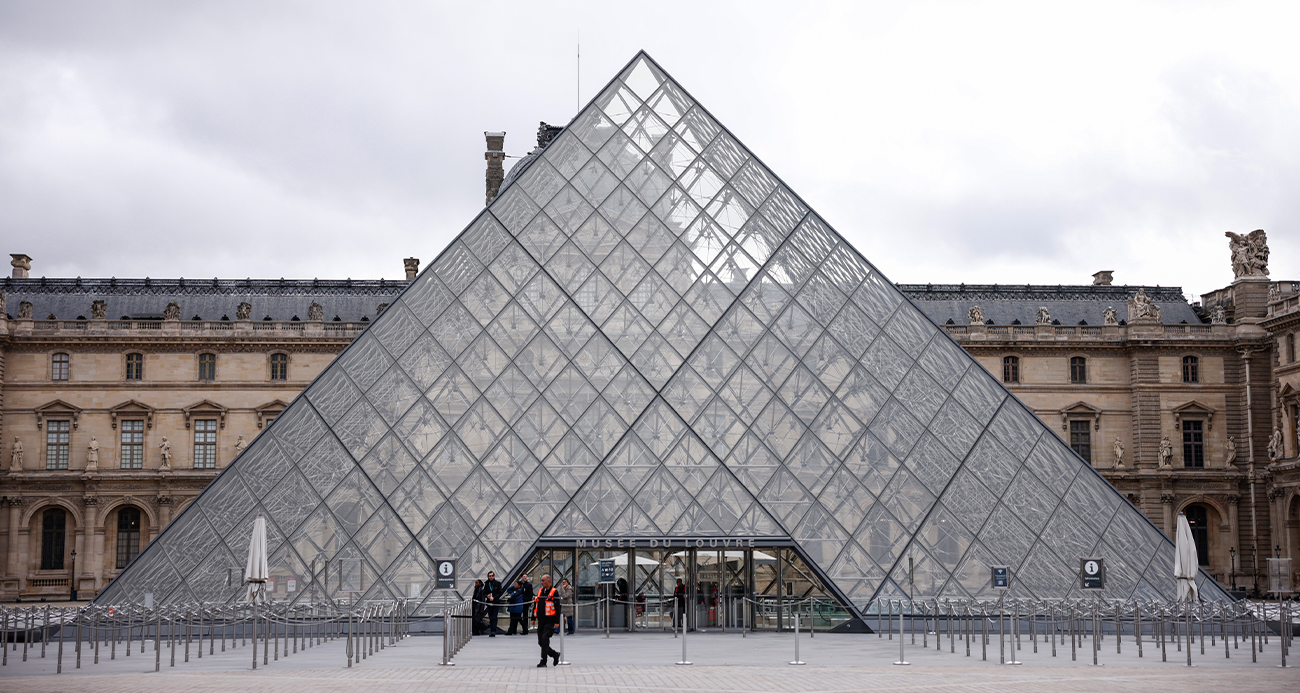 Louvre Müzesi’nde Milyonluk Mücevher Hırsızlığı