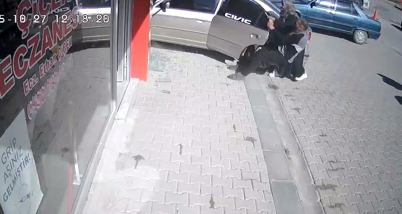 Malatya’da Kontrolsüz Araç Eczaneye Girdi