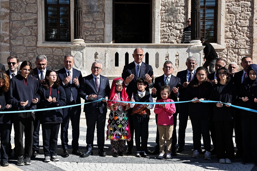 Numan Efendi Kütüphanesi, Bakan Ersoy?un Katılımıyla Açıldı