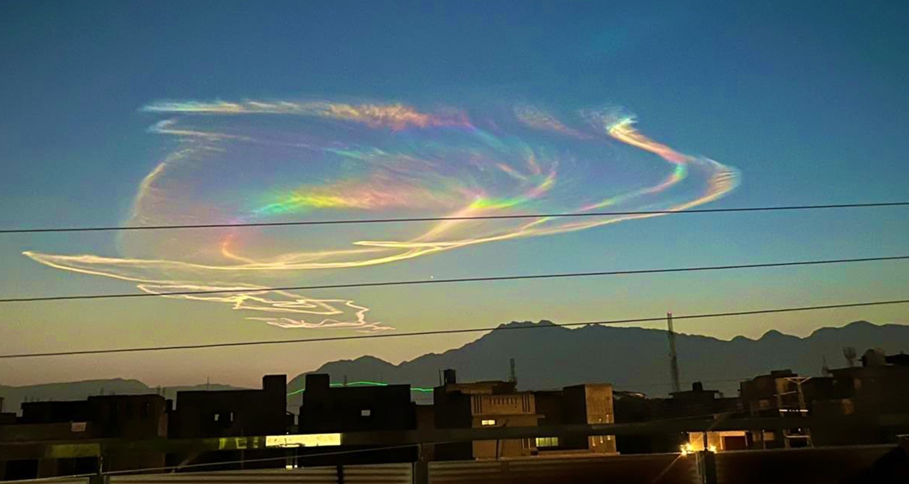 Pakistan’da Göz Kamaştıran ‘Ateş Gökkuşağı’ Olayı