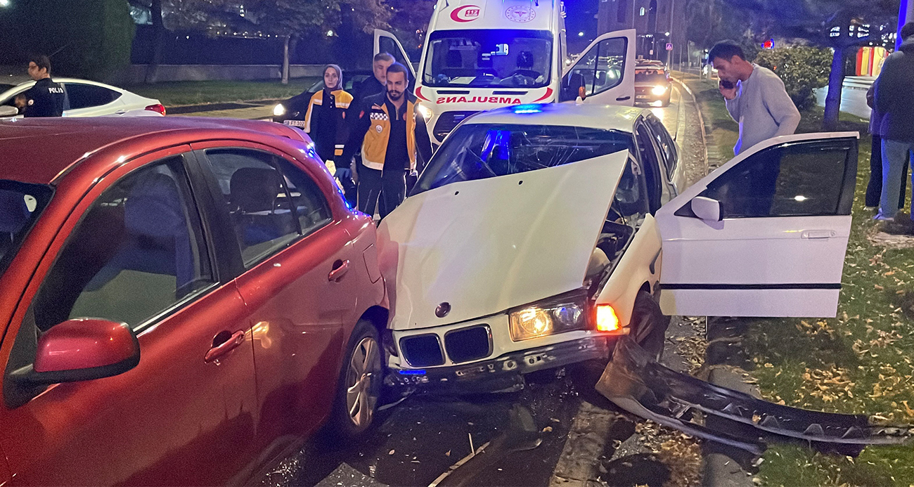 Sivas-Kayseri Yolunda Zincirleme Trafik Kazası: 1 Yaralı